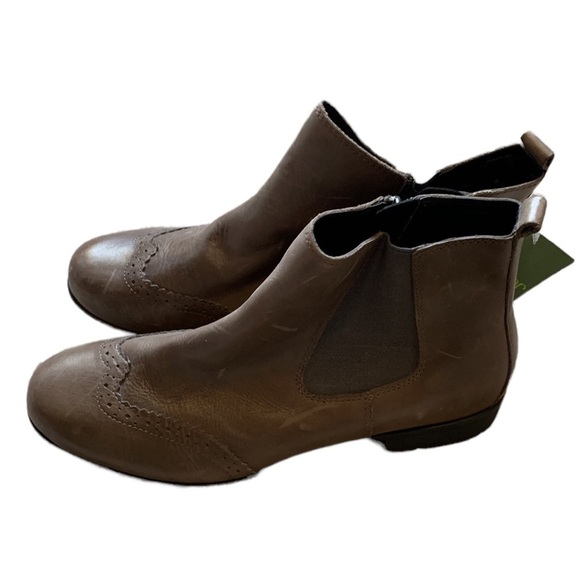 NWT Hotter Shawbury Wingtip Ankle Boot 9.5 Taupe Slip-On Comfort Concept Leather - Picture 5 of 14